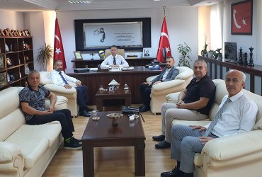 Başkan Güneş, Muratpaşa Kaymakamı Dr. Orhan Burhan’ı makamında ziyaret etti.